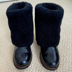 UGG Black Patten Boot - Leather, Water Resistant